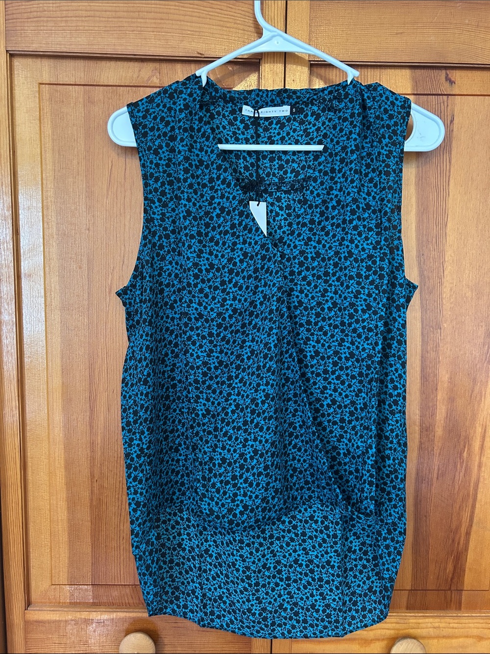 Three Eighty Two Teal Floral Sleeveless Blouse NWT Small High‑Low Hem